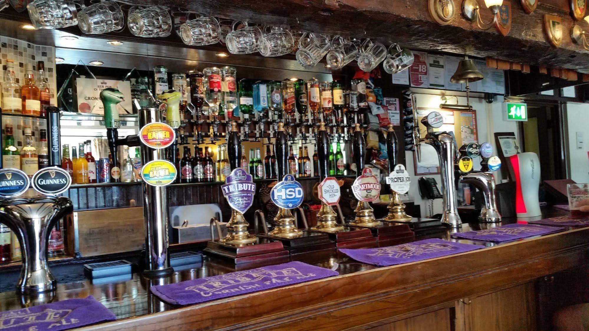 The Cromwell Arms Inn 보비트래시 외부 사진