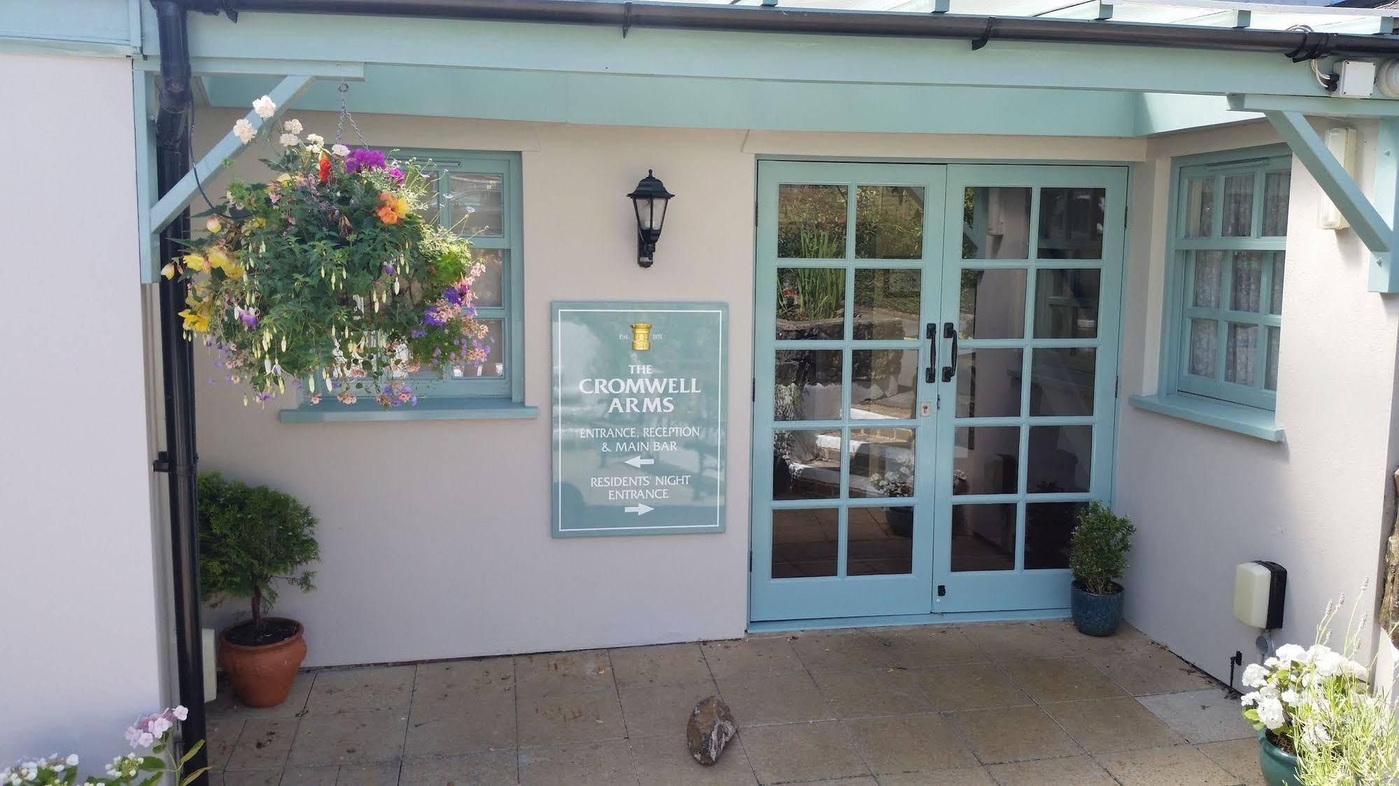 The Cromwell Arms Inn 보비트래시 외부 사진