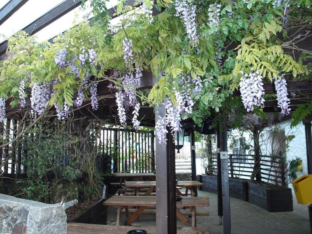The Cromwell Arms Inn 보비트래시 외부 사진