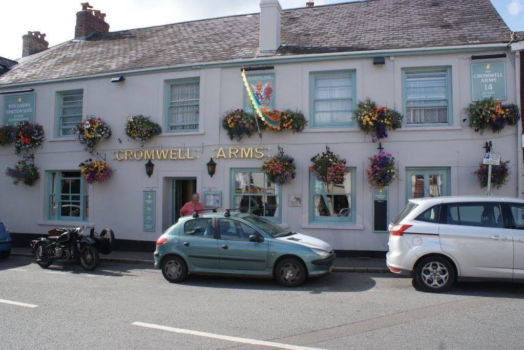 The Cromwell Arms Inn 보비트래시 외부 사진