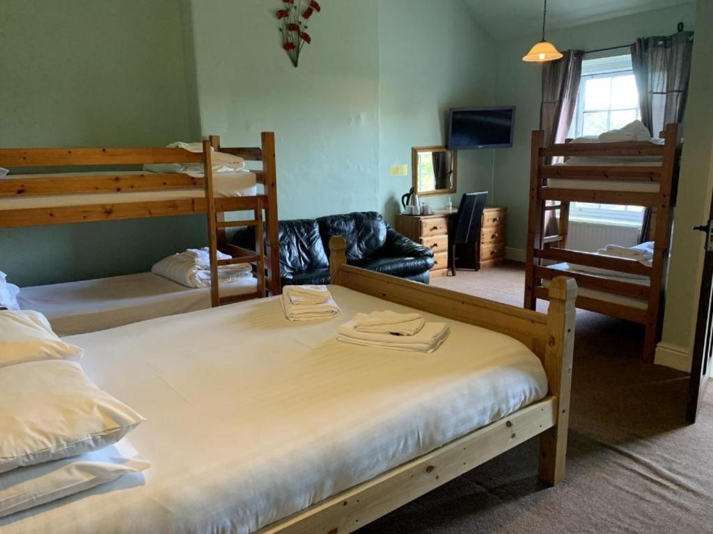 The Cromwell Arms Inn 보비트래시 외부 사진